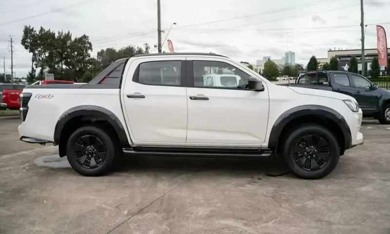 Isuzu Double Cab Pickup – Comfort Meets Capability