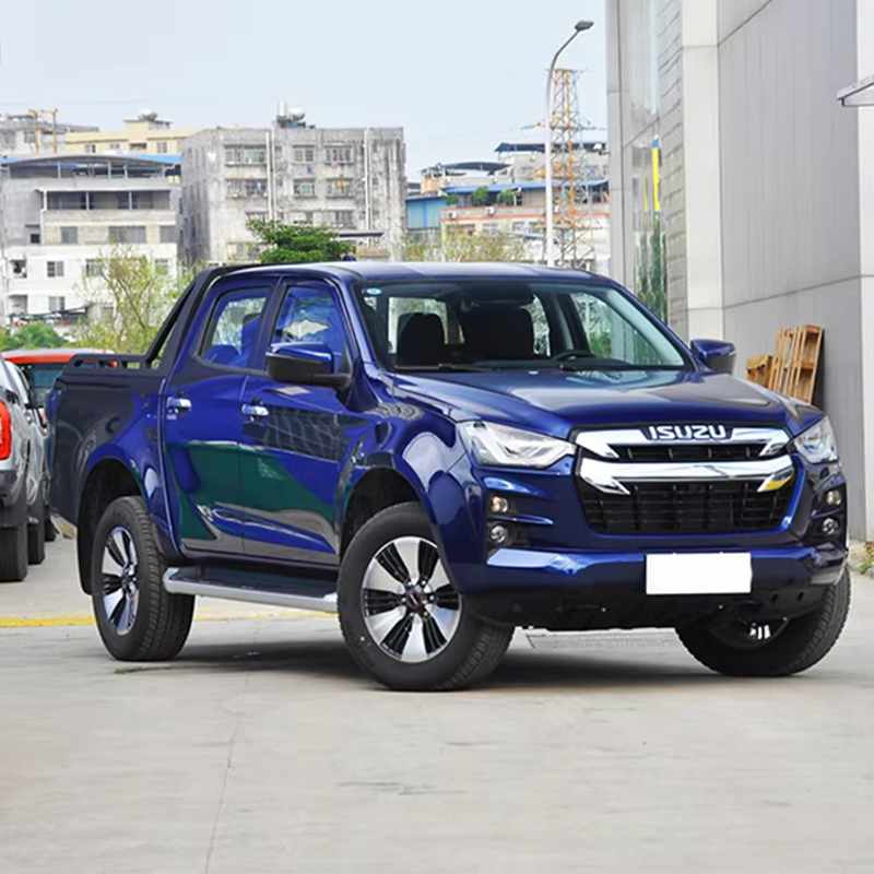 Isuzu Flatbed Pickup – Perfect for Construction and Transport