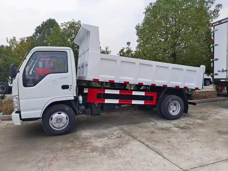 Chipper Trucks Buying Guide – Power, Capacity, and Cost