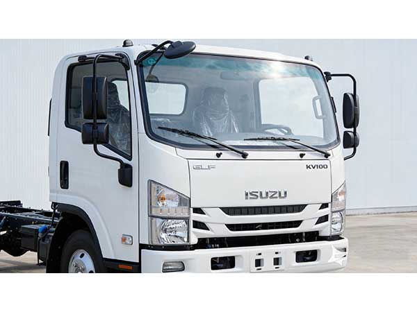 ISUZU 4×2 Cab Chassis