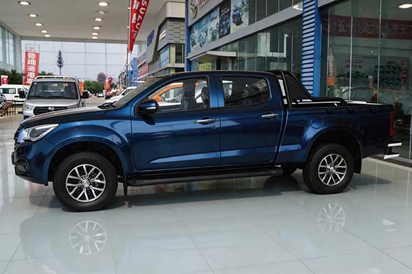 ISUZU 4 Ton Pickup Truck