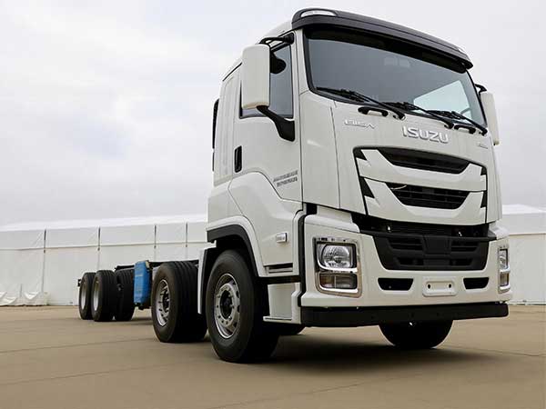 ISUZU 8×4 Chassis
