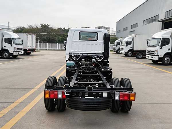 ISUZU ELF Chassis