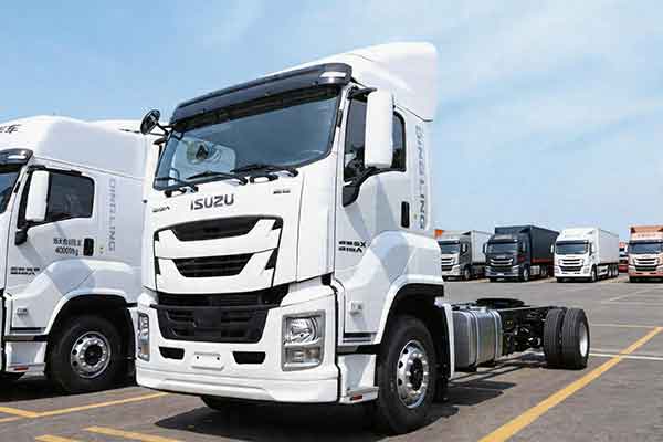 Heavy Duty Cab Truck Chassis